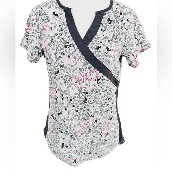 (2) UA Women’s Scrub tops, set of (2), size small. - Picture 5 of 8